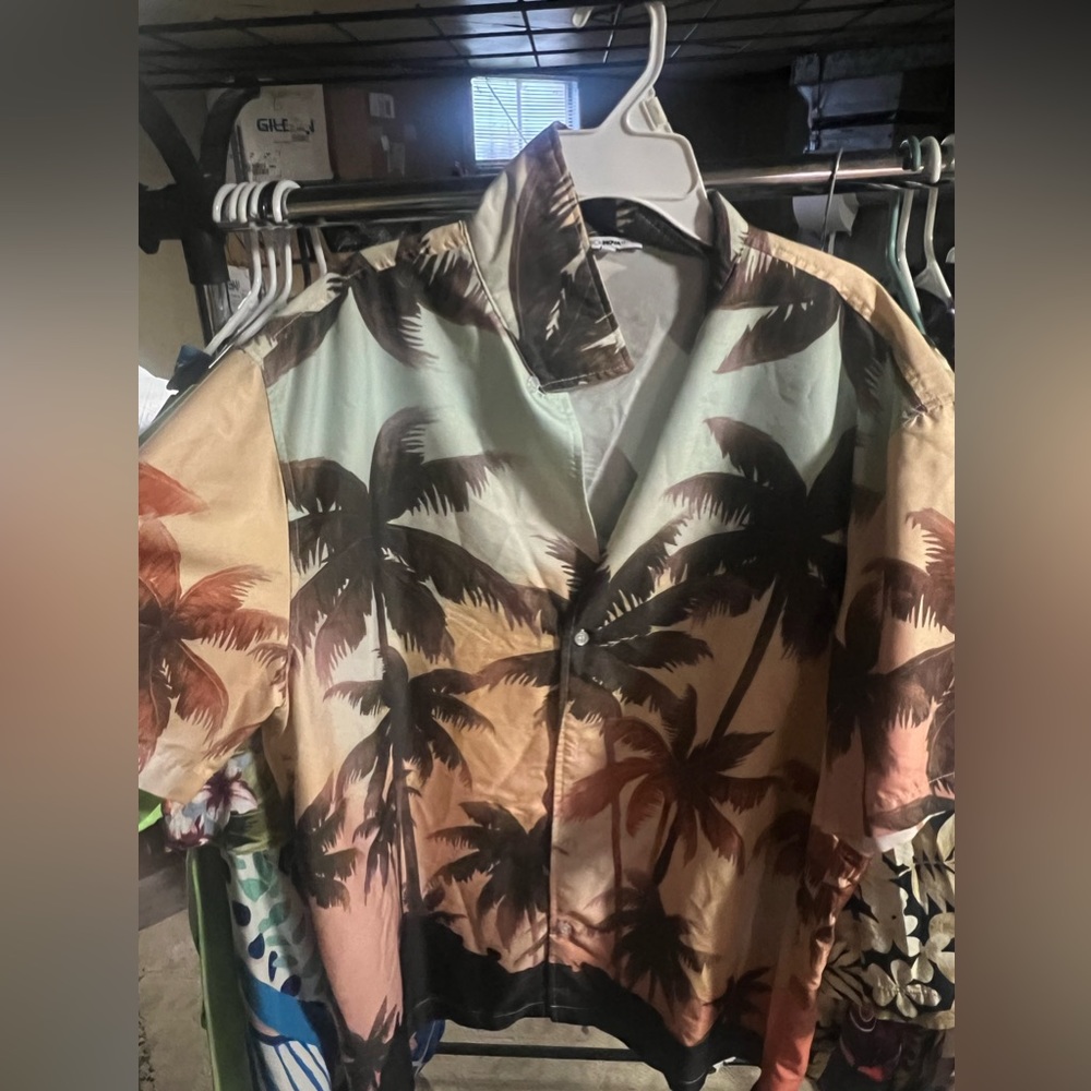 Palm tree casual button down